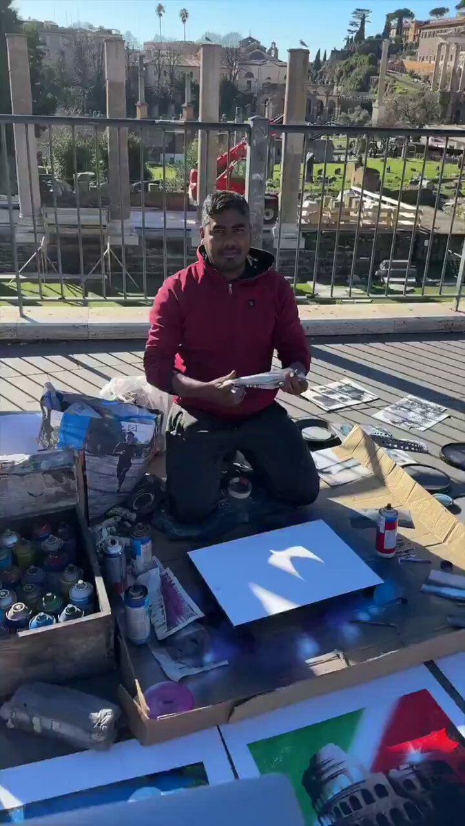 bir sokak sanatçısının dizüstü bilgisayarına spreyle yaptığına bakar mısınız… hayran kaldım mest oldumm