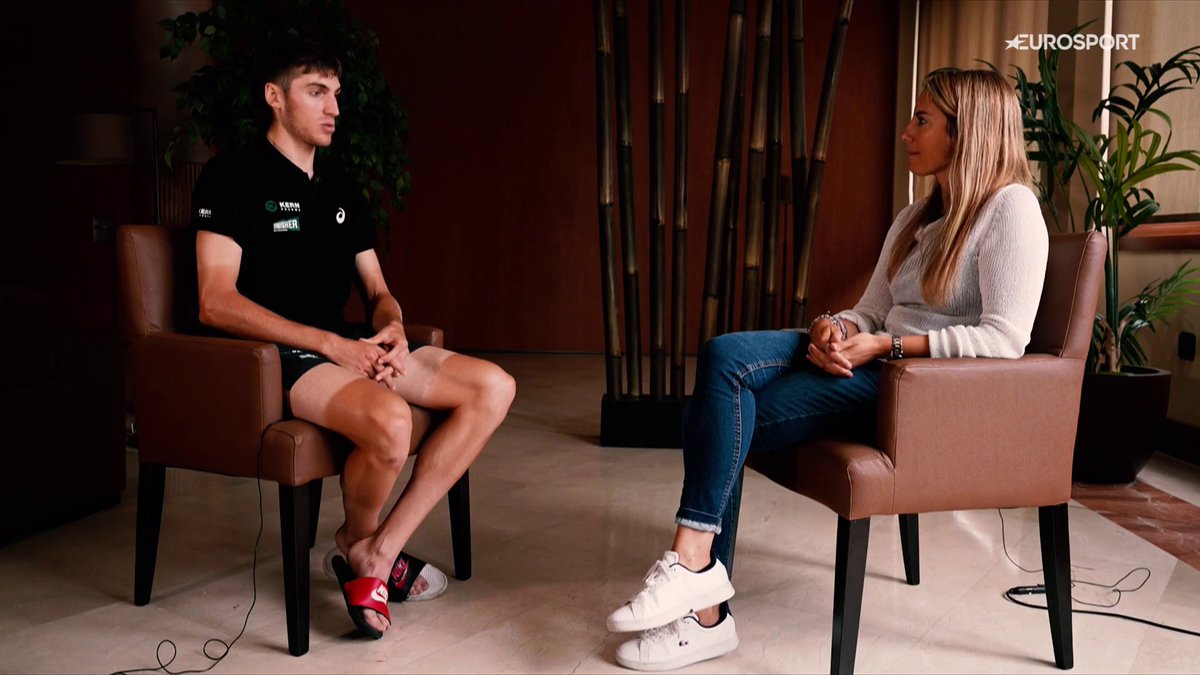 El 'boom' de la victoria. La fama disparada. Su proyección. 🎙️ Pablo Castrillo, nombre propio de La Vuelta, se sincera en Eurosport.es junto a Laura Meseguer. 📌 "Cuando tanta gente te muestra cariño, sobre todo los niños, merece la pena" #LaVuelta24 | #LaCasadelCiclismo