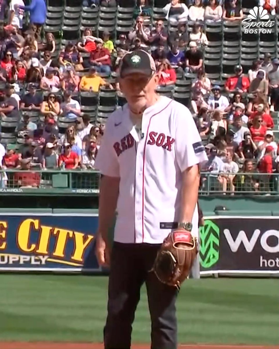 Mike Gorman threw out the first pitch at Fenway Park today! 💚⚾