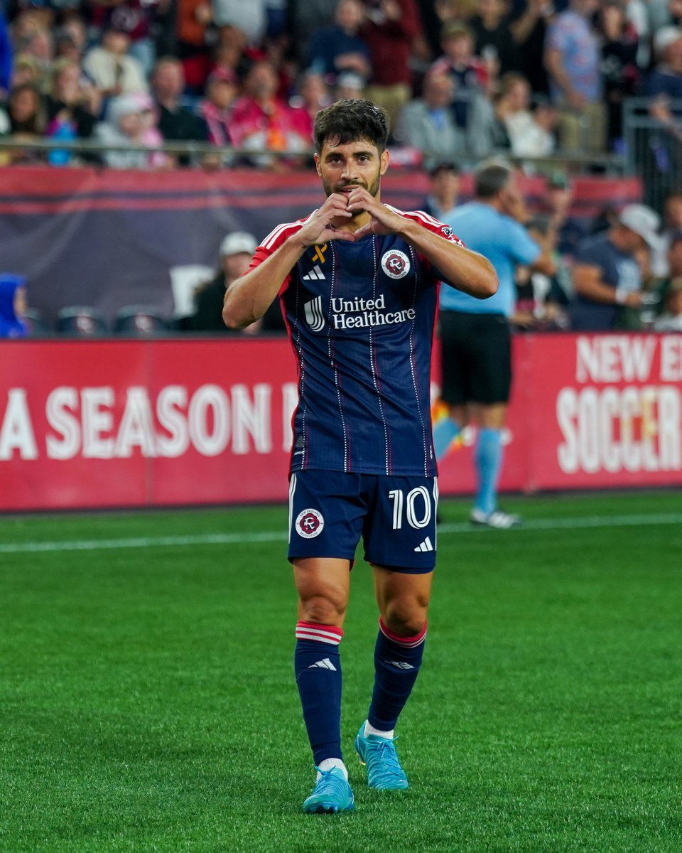 Carles Gil recently met Matteo, a brave young Revs fan battling leukemia, at Boston Children's Hospital. They created a goal celebration together, and Carles kept his promise last night after scoring! 💙❤️