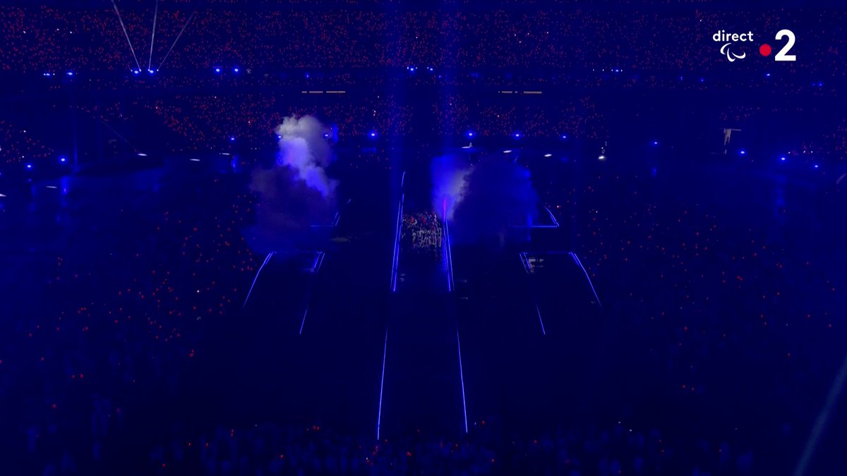 #Paris2024 | 🎧 Alexandre Léauté aux platines sur 🎶 One More Time, c'est de la folie 🤩 📺 Suivez la cérémonie de clôture en direct :