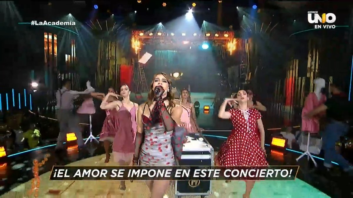 🎶"Veen y cuéntame la verdad, ten piedaad y dime por qué, no, no, no"🎶 ¡OMG! #MarLara se entregó de manera explosiva con la canción "𝗧𝗨 𝗙𝗔𝗟𝗧𝗔 𝗗𝗘 𝗤𝗨𝗘𝗥𝗘𝗥" de #MonLaferte 🤩🎙️. ¿Qué te pareció? #LaAcademia #TeCambiaLaVida 🔴 EN VIVO ahora:
