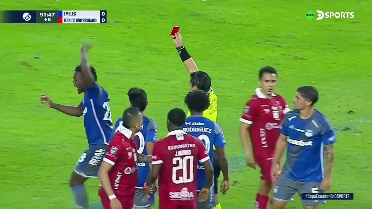 Lo de este árbitro Alex Cajas es terrible. Emelec debería presentar un reclamo bien documentado con las acciones donde hoy los perjudicó.