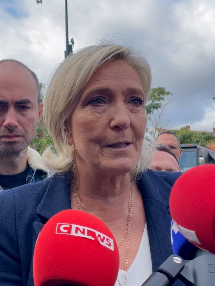 On a perdu le sens de la normalité et du fonctionnement de la démocratie dans notre pays. Il est parfaitement légitime qu'un Premier ministre respecte l'ensemble des forces politiques, et respecte les onze millions de Français qui ont voté pour le Rassemblement national.