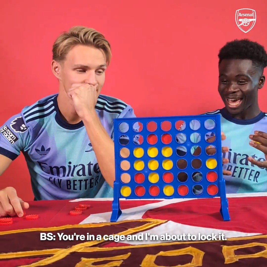 "Anyone at this club... play me... it's over!" 🤣 Bukayo and Martin clash in Connect 4 👀