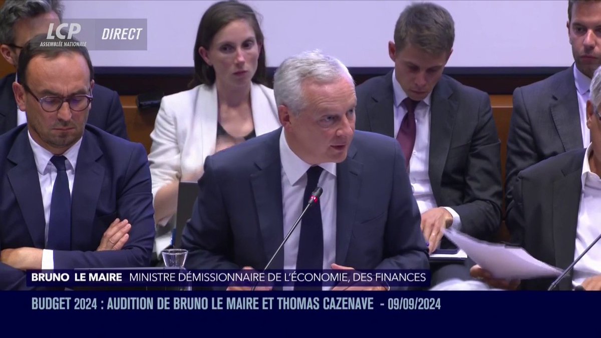"On pourrait rappeler que l'emploi et le chômage ne sont plus un problème en France", fait valoir Bruno Le Maire. "On pourrait rappeler que pour la première fois depuis 40 ans, nous rouvrons des usines dans notre pays". #Budget #DirectAN