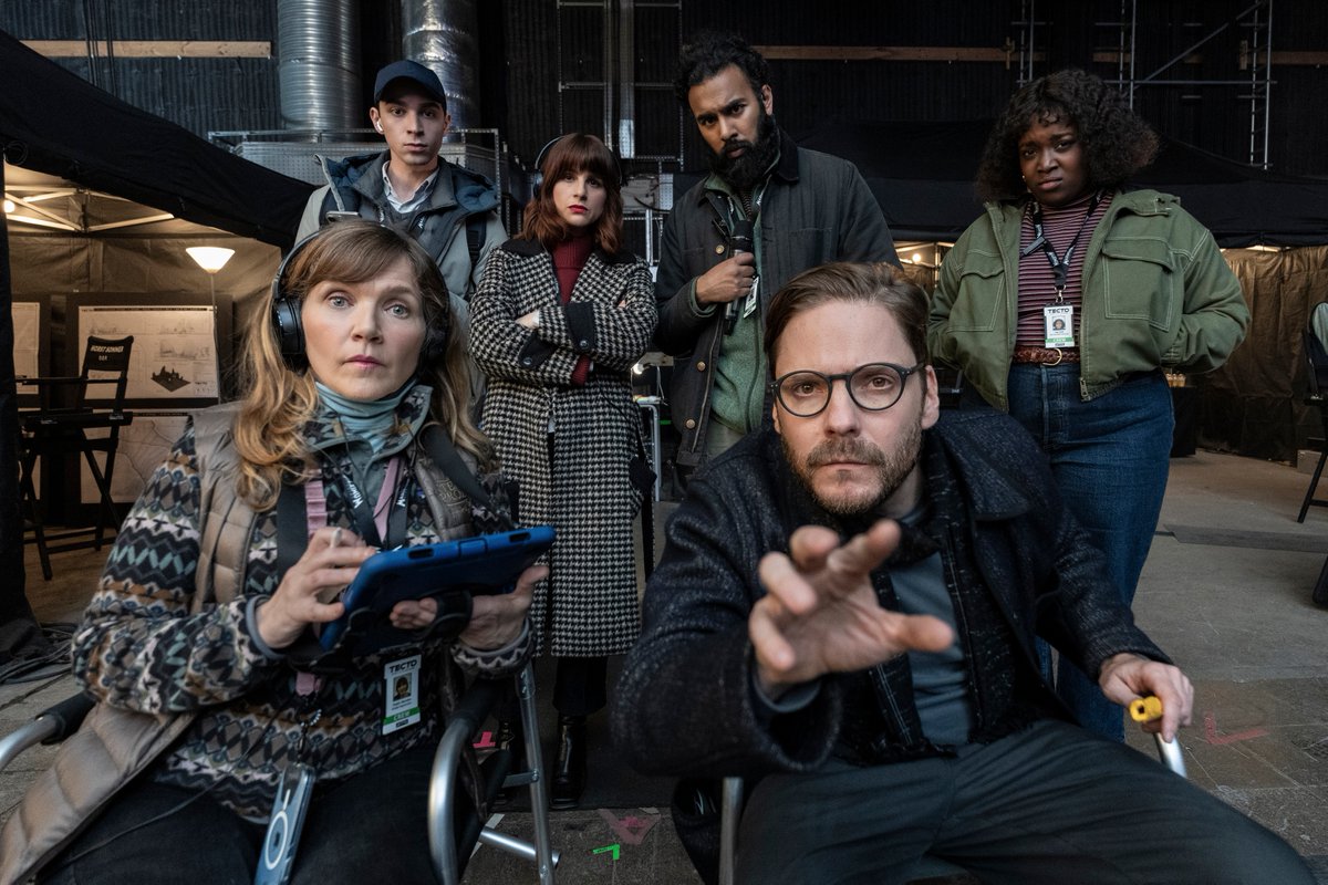 First trailer for ‘THE FRANCHISE’, a comedy series about the making of a superhero movie. Releasing October 6 on HBO.