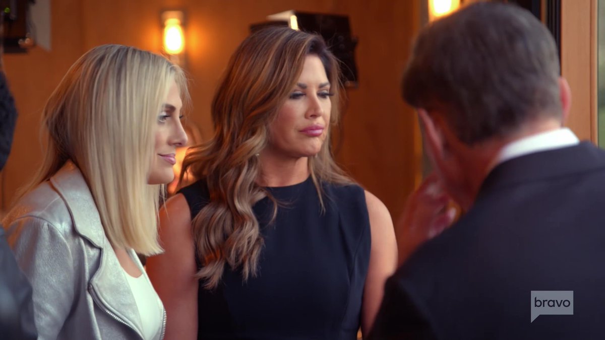 #RHOC Sneak Peek: I actually feel for Emily here. Having her bring her own pants and giving her the oversized jacket would sting. Most women would resonate with this as we all go up and down in our weight. (🎥 omfgrealitytv)