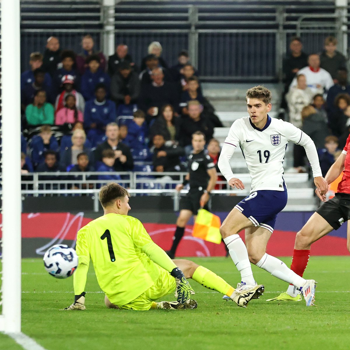 Account opened for our #YoungLions, Tom Fellows 👏