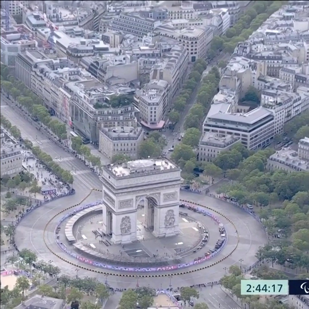 The #ParisParalympics marathon route was CINEMATIC. 🤩