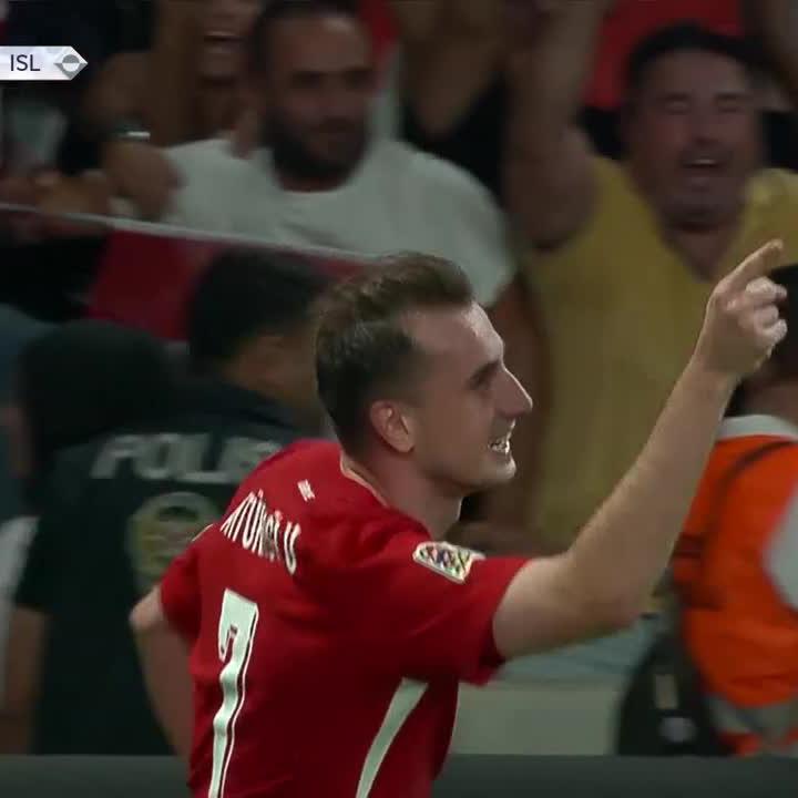 Kerem Aktürkoglu ist heute Morgen wach geworden und hatte einfach Bock paar Tore zu schießen #DAZNmoment #NationsLeague