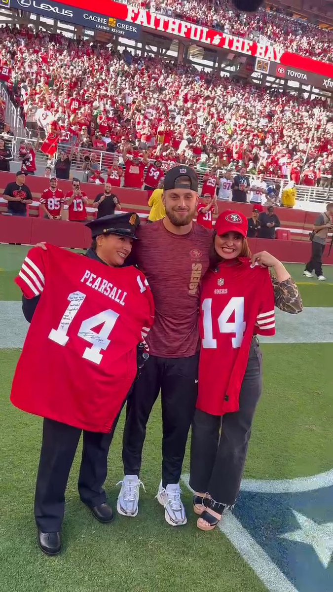 Ricky Pearsall embraces the first responders who helped save his life ❤️