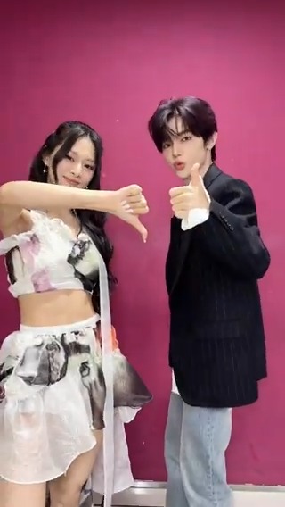 #RunAway 🏃‍♀ with #ZHANGHAO 🔥 💙 Listen [abouTZU] 💙 #TWICE #트와이스 #TZUYU #쯔위 #abouTZU #ZEROBASEONE #ZB1 #제로베이스원 #장하오