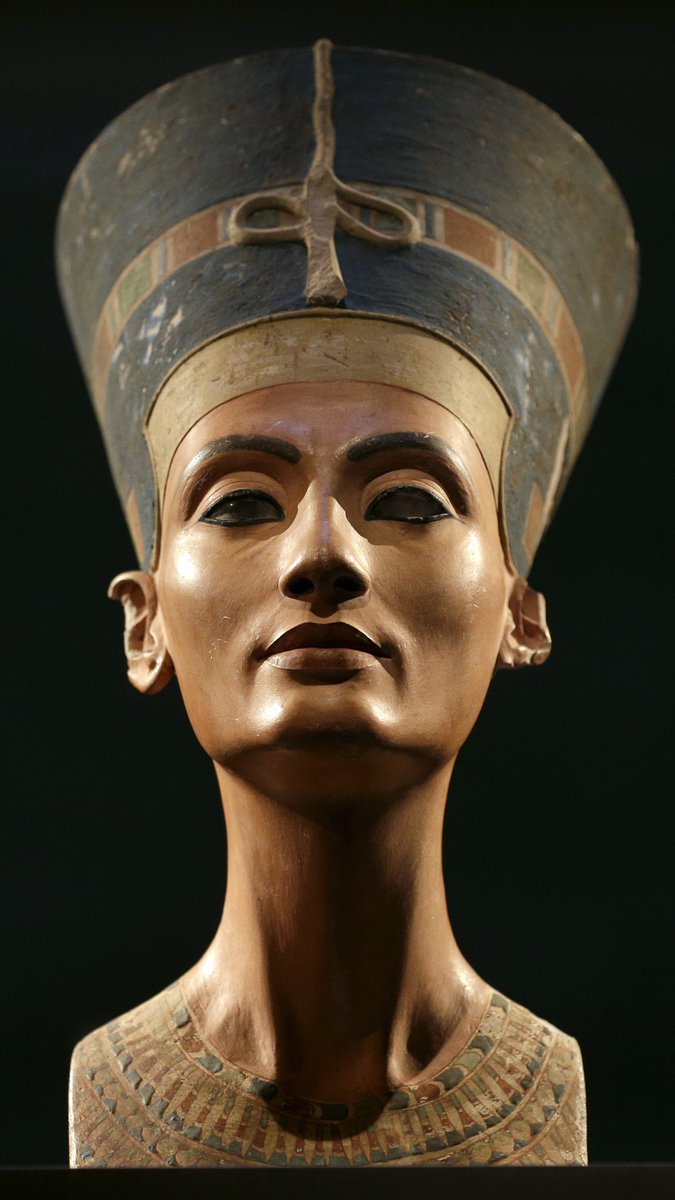 Berlin is facing fresh calls from Egypt to return the famous Nefertiti bust, which has been kept in Germany since 1913.