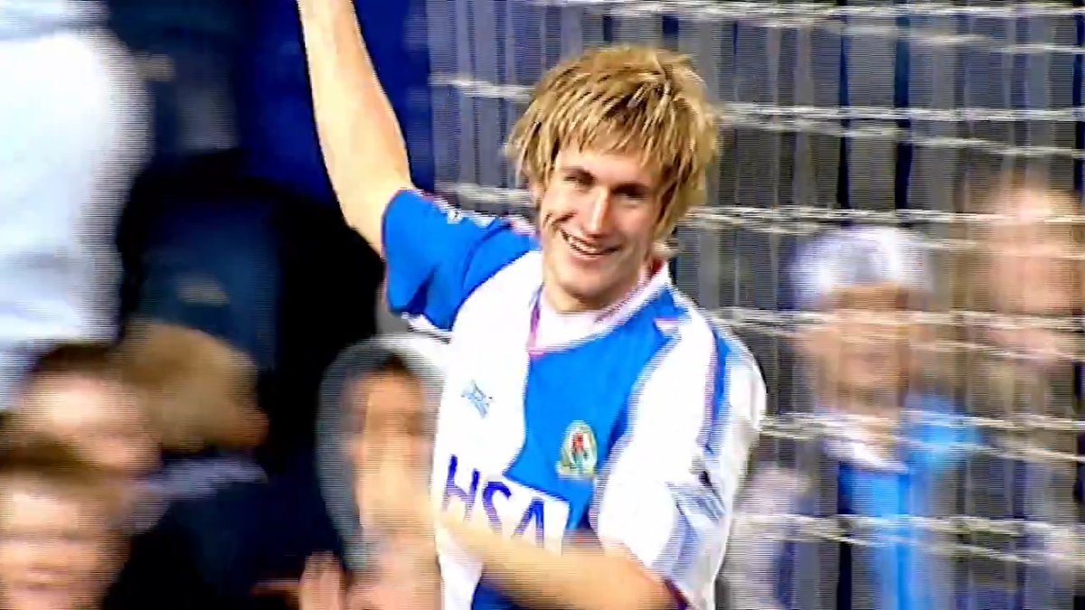 We had to jump on this trend with the most quintessential #Barclaysman of them all 😅 Morten Gamst Pedersen x The Subways 🎶 #Barclaysmen | #Rovers 🔵⚪️