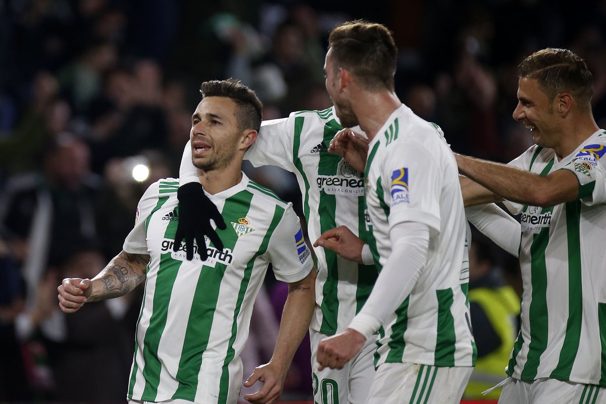 Una victoria con mucha historia 🔙✅ Cristian Tello abriendo la lata, Joaquín Sánchez levantando al estadio y Rubén Castro anotando su último gol oficial con la camiseta del #RealBetis 😍🔝 #RealBetisLeganés #LALIGAHighlights