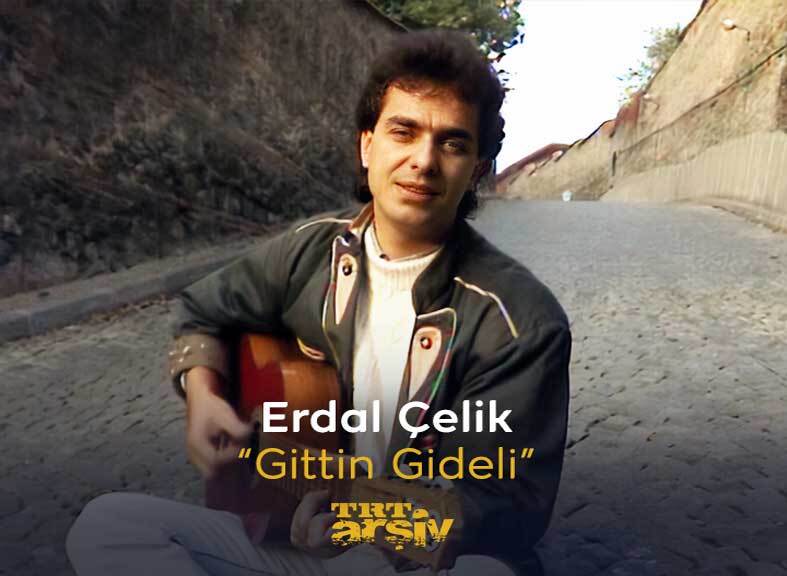 Hadi 90'lı yıllara bir yolculuk yapalım. Erdal Çelik'ten dinliyoruz: "Gittin gideli Acılardayım, yapayalnızım, çok özledim" 🍁
