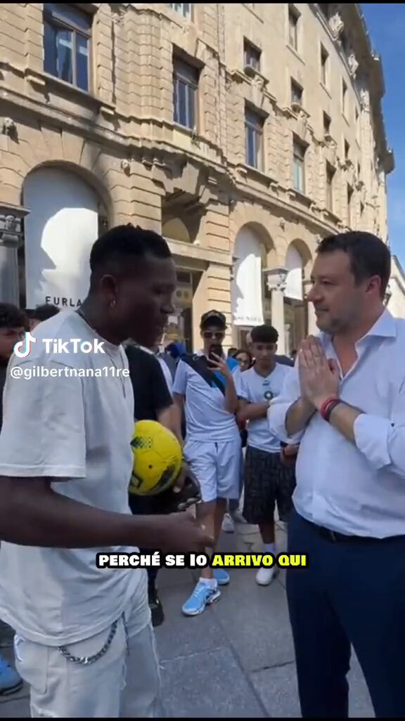 Ascoltate le parole di buon senso di questo ragazzo. Ricordate che gli immigrati che delinquono e non si integrano, danneggiano, primi fra tutti, gli altri immigrati che invece vogliono integrarsi.