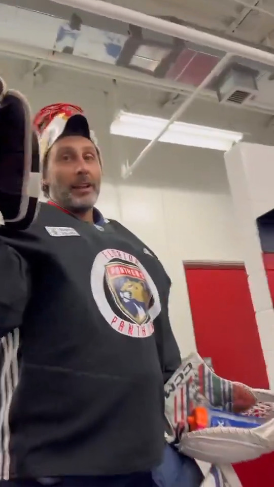 Roberto Luongo responded to a ‘goalie needed' ad on Facebook and helped a beer-league team defeat the defending champs 😂👏 (h/t The Morning Skate)