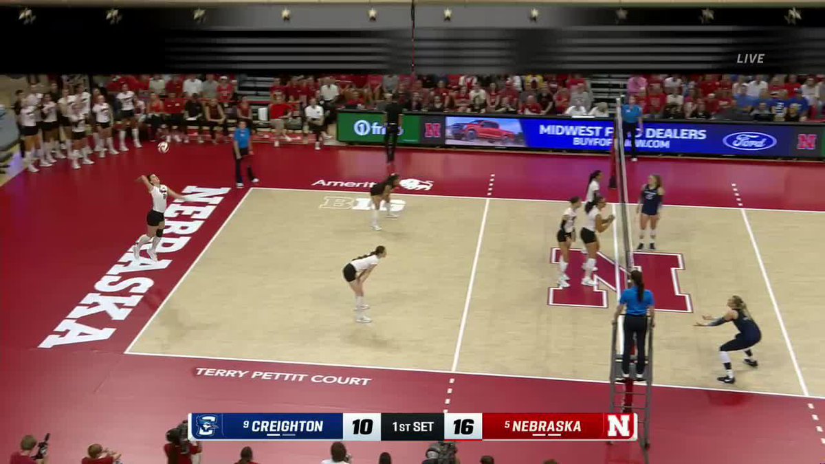 HARPER MURRAY, TAKE A BOW. 🤯 Harper Murray THIS RALLY IS NUTS. #GBR