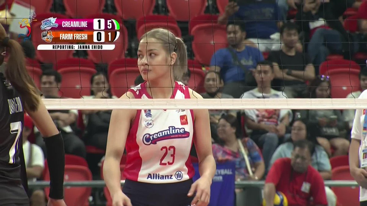 ANDITO NA SI JEMA!!! 🔥 After fulfilling her duties with Alas Pilipinas, Jema Galanza is back and making instant impact for Creamline against Farm Fresh early in the second set of their 2024 PVL Invitational Conference clash! #PVL2024 #TheHeartOfVolleyball #OneSports