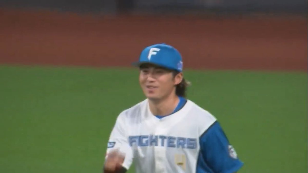 スーパープレイ✨✨✨ #上川畑大悟 #lovefighters ファイターズガールがエスコンフィールドをご案内!