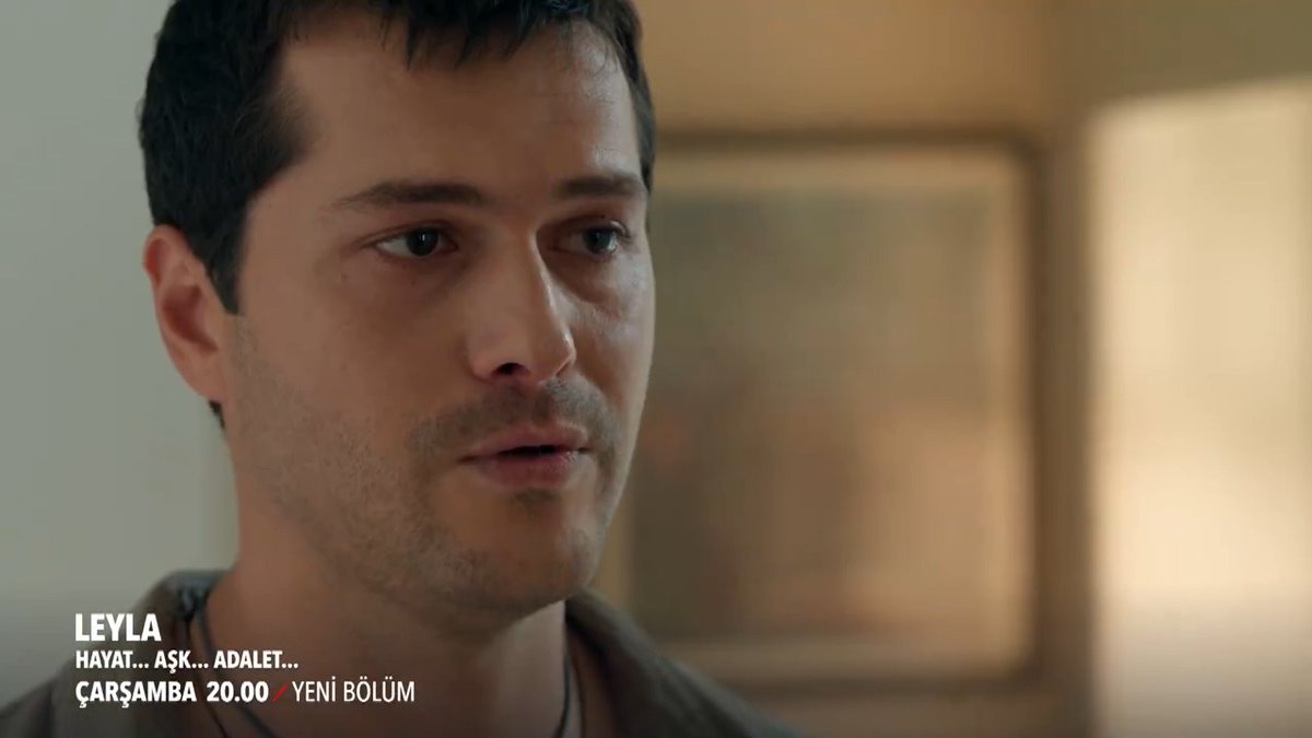 "Çocukluk aşkımdan kalan bir hatıra." 🥺 #LeylaHayatAşkAdalet’in yeni bölüm fragmanı yayında. Leyla Dizi