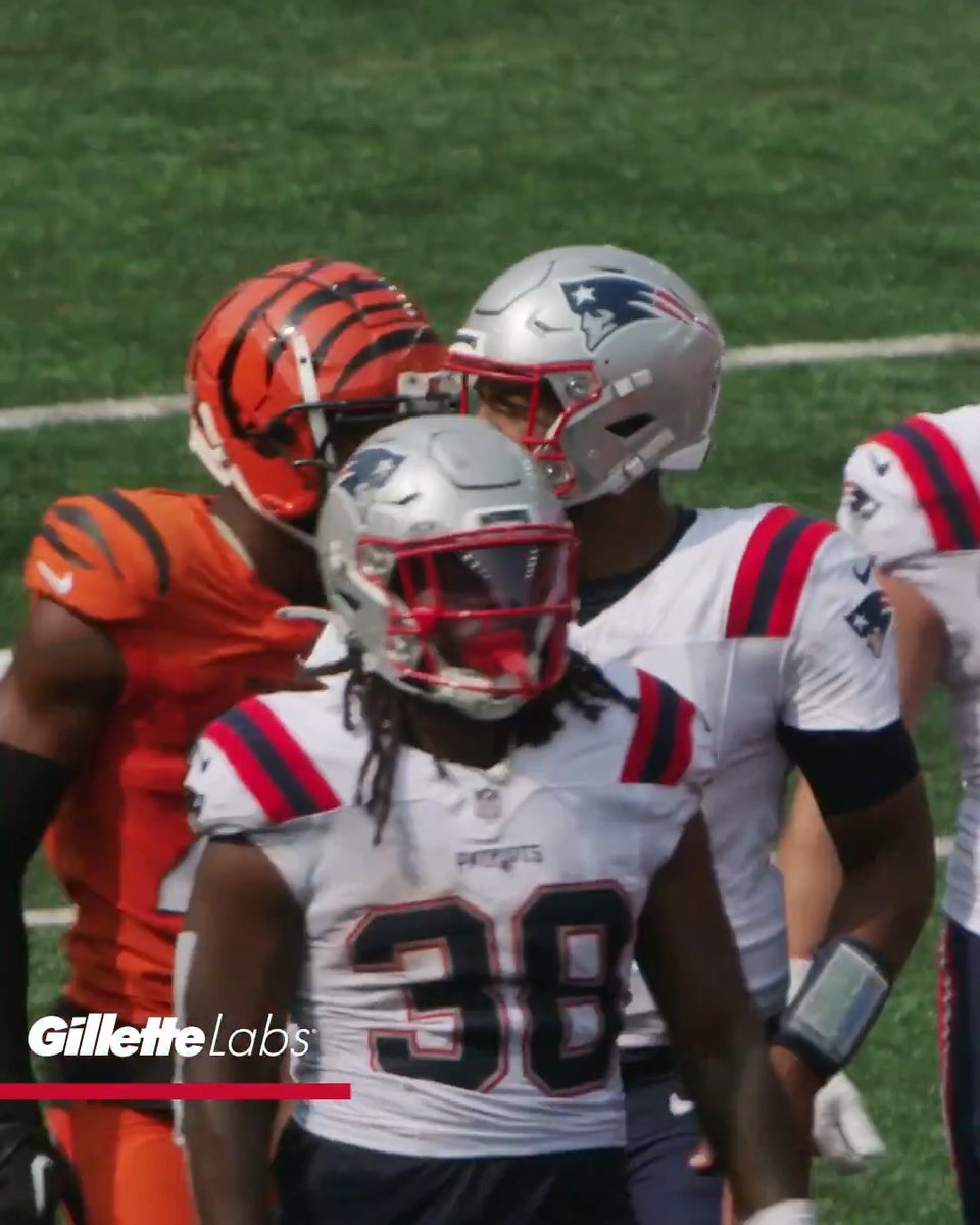 TAKE 'EM TO THE HILL 🗣️ Full Rhamondre Stevenson mic'd up: