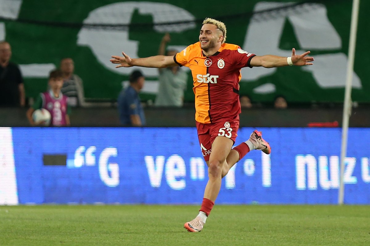 ❝Barış Alper Yılmaz'ın menajeri, transferin son gününde oyuncuya Nottingham Forrest'ın 25 milyon avro önerdiğini ancak bunun kabul edilmediğini söyledi.❞ 🗞️ Sabah Spor
