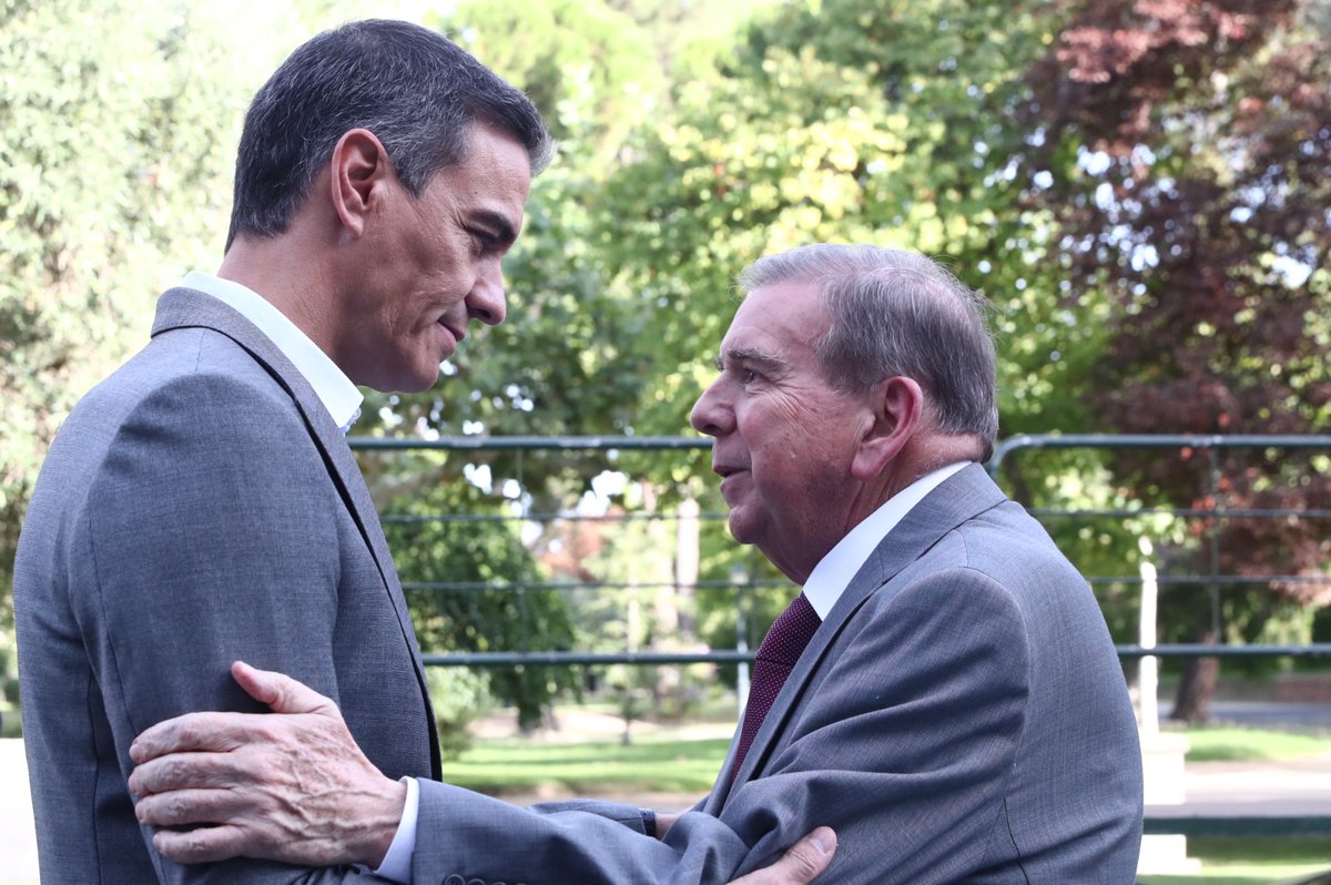 Doy una cálida bienvenida a nuestro país a Edmundo González, a quien acogemos mostrando el compromiso humanitario y la solidaridad de España con los venezolanos. España sigue trabajando en favor de la democracia, el diálogo y los derechos fundamentales del pueblo hermano de Venezuela.