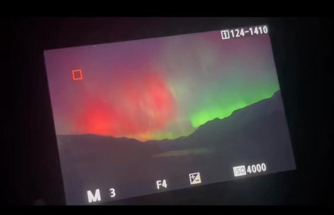 Northern lights over the North Shore right now. Looking at what my camera has got. #NorthVan #NorthernLights #Aurora #AuroraBorealis #Vancouver