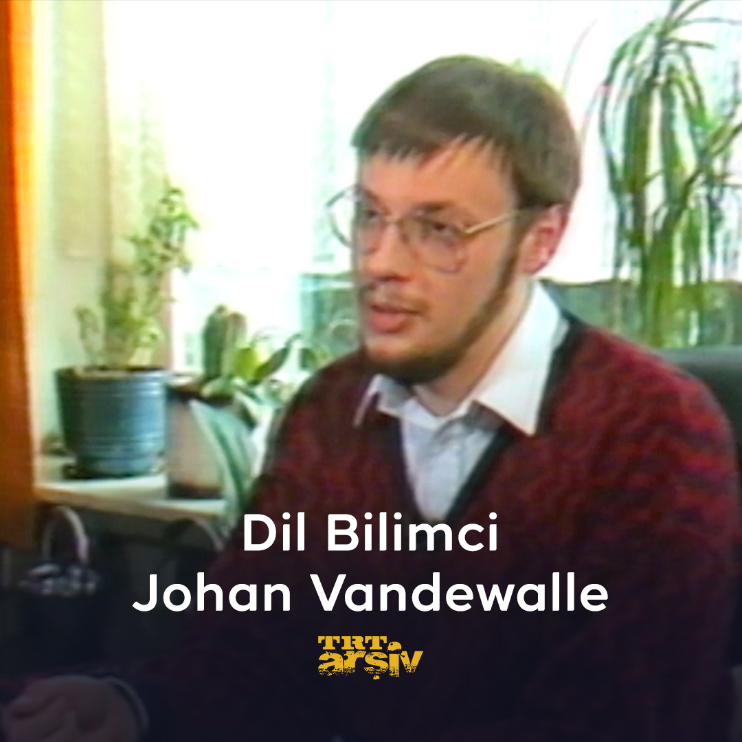 51 sene önce, 13 yaşındayken gerçekleştirdiği Türkiye ziyaretiyle Türkçeye ilgi duymaya başlayan Belçikalı dil bilimci #JohanVandewalle, dünyanın en çok dil bilen insanlarından biri.