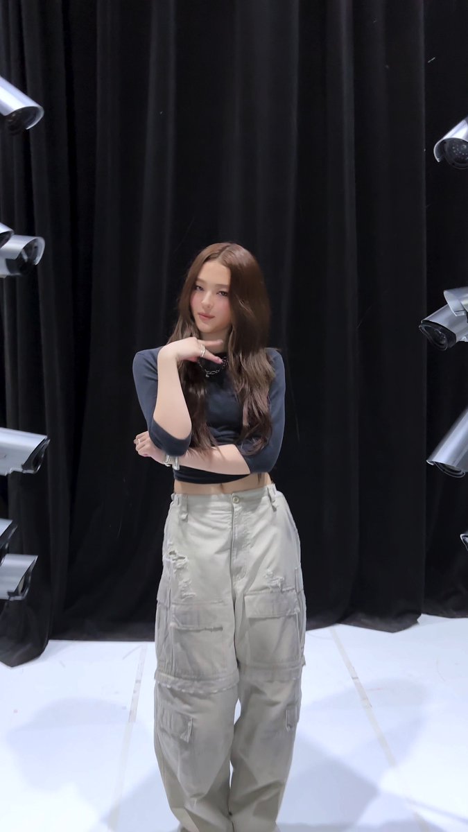 #ELLA #MEOVVchallenge in #엠카운트다운 💜 ▶️ TikTok : ▶️ Shorts : ▶️ Reels : ▶️ NAVER TV : #MEOVV #미야오 #MEOW #엘라 #MCOUNTDOWN #THEBLACKLABEL #더블랙레이블