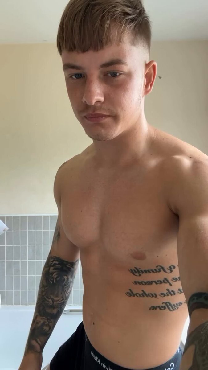 Cheeky flex 🫣 #flex #onlyfans #of #deeptease #tease #contentcreator #onlyfanscreator #rude #findom #rude #xxx
