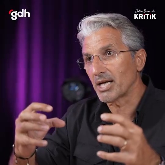 🗣️ Nedim Şener: 💢 Gerçeği yine kimse konuşamıyor Narin konusunda. 💢 Narin olayını kaşırsan bütün bölgeyi sarsarsın. 💢 Çıkın deyin ki burada şöyle bir olay var. Buraya eğitim lazım. 💢 O zaman oturdukları taht, ağalıkları sarsılır. Onlara maraba lazım.