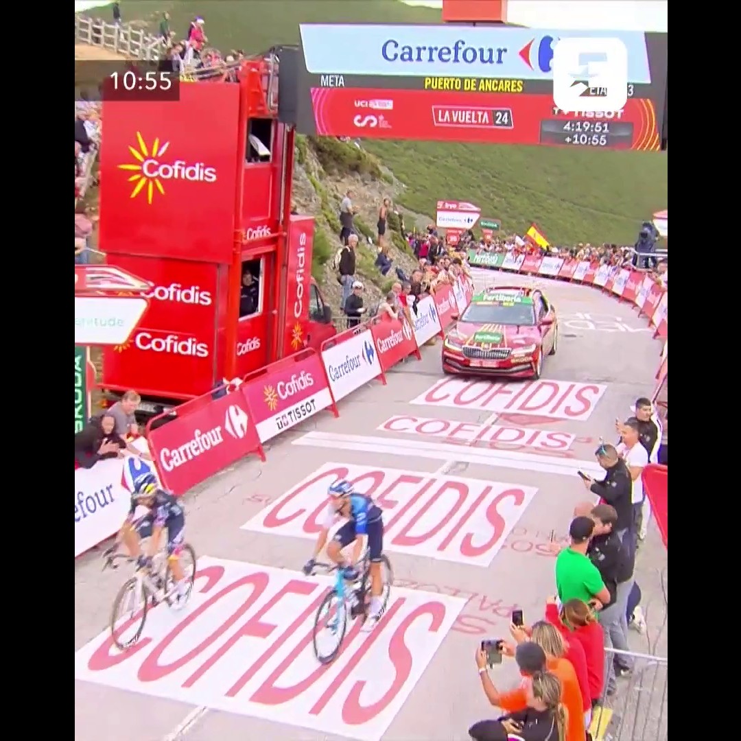 BACK TO HIS BEST! 💪 Primoz Roglic shows why he's a master of winning La Vuelta a España 🇪🇸🔴