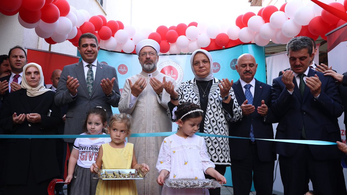 Elhamdülillah 4-6 yaş Kur’an kurslarımızda 10 yılda 1,5 milyon civarında çocuğumuza sevgiyi, saygıyı, sadakati, dürüstlüğü, haramların ne olduğunu, yalanın kötülüğünü, doğruluğun güzelliğini anlatmaya çalıştık.