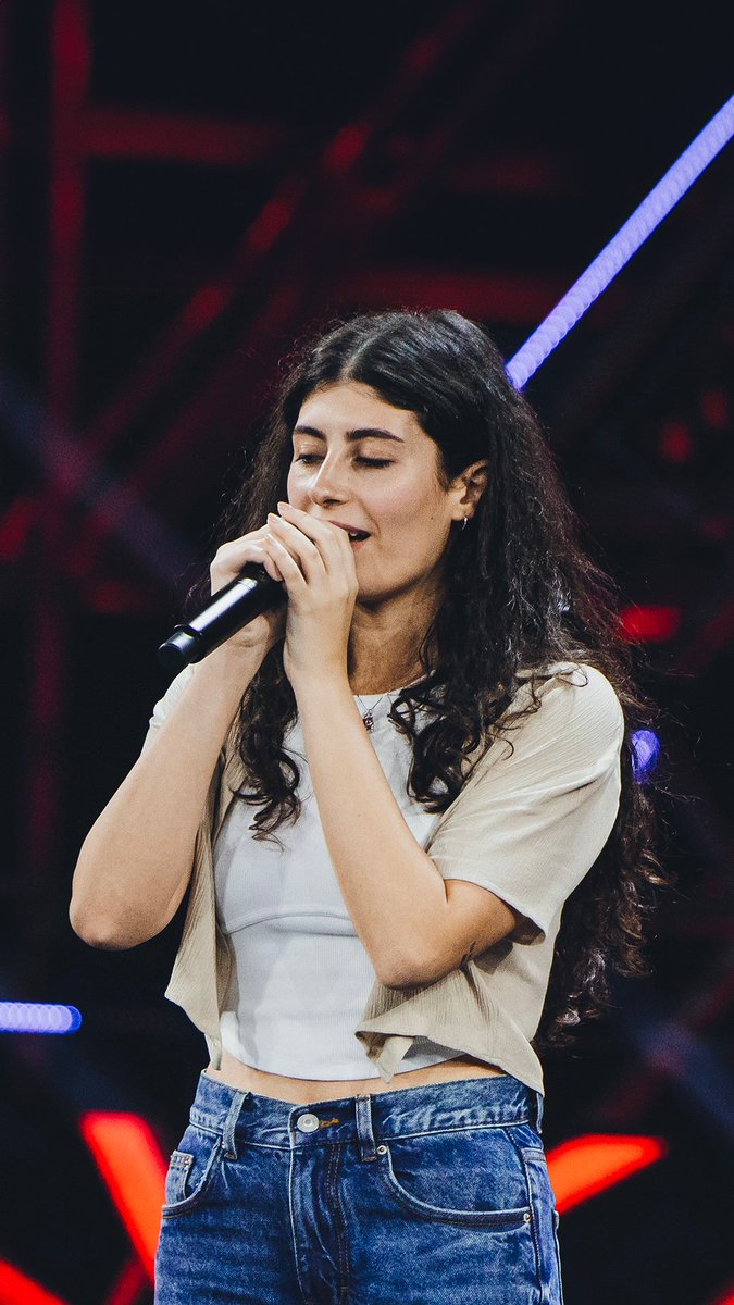 Per tutti quelli che si sentono o si sono sentiti fuori posto, Daniela vi dedica “Creep” dei Radiohead #XF2024