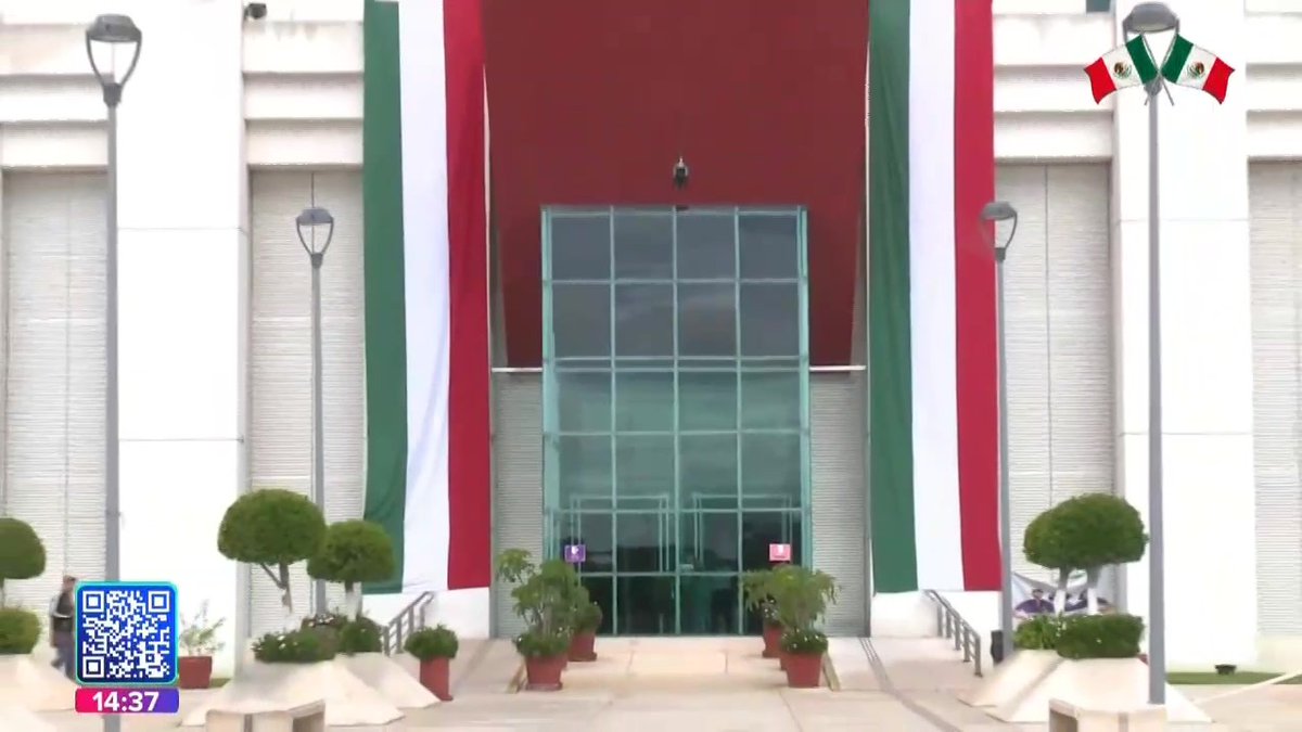 Con la bandera a media asta, la sede del Poder Judicial en #Puebla amaneció así tras la aprobación de su reforma en el Congreso del Estado. #NoticiasPuebla #Puebla #JuanCarlosValerioNoticias