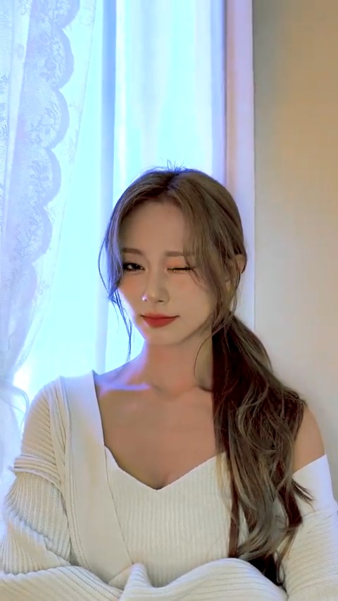 Try not to fall in love with TZU💍 💙 Listen [abouTZU] 💙 #TWICE #트와이스 #TZUYU #쯔위 #abouTZU #RunAway