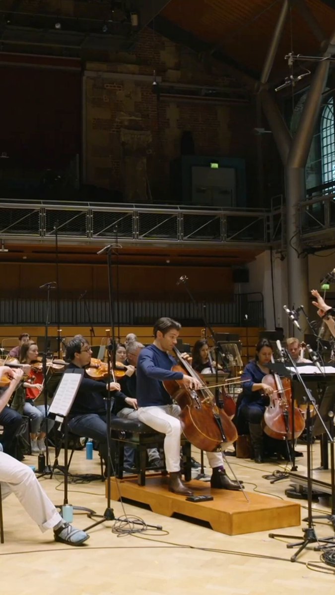 🆕✨📀 Voici le 1er extrait de mon nouvel album pour vous, l’Adagio du concerto d’Edward Elgar pour violoncelle et orchestre avec Maestro antoniopappanoconductor § London Symphony Orchestra 🎧👉🏻 et pré-commande sortie le 11 Octobre prochain Warner Classics & Erato j’ai hâte !!! Very excited to share the first track of my new album, the Adagio of Edward Elgar’s Cello Concerto with Maestro antoniopappanoconductor § London Symphony Orchestra , i hope you will like it !! You can listen and pre-order 🎧👉🏻 📷 James Bort 💽 LaFonderie #GautierCapuçon #ElgarConcerto #CelloConcerto #ClassicalMusic #AntonioPappano #LondonSymphonyOrchestra #NewMusic