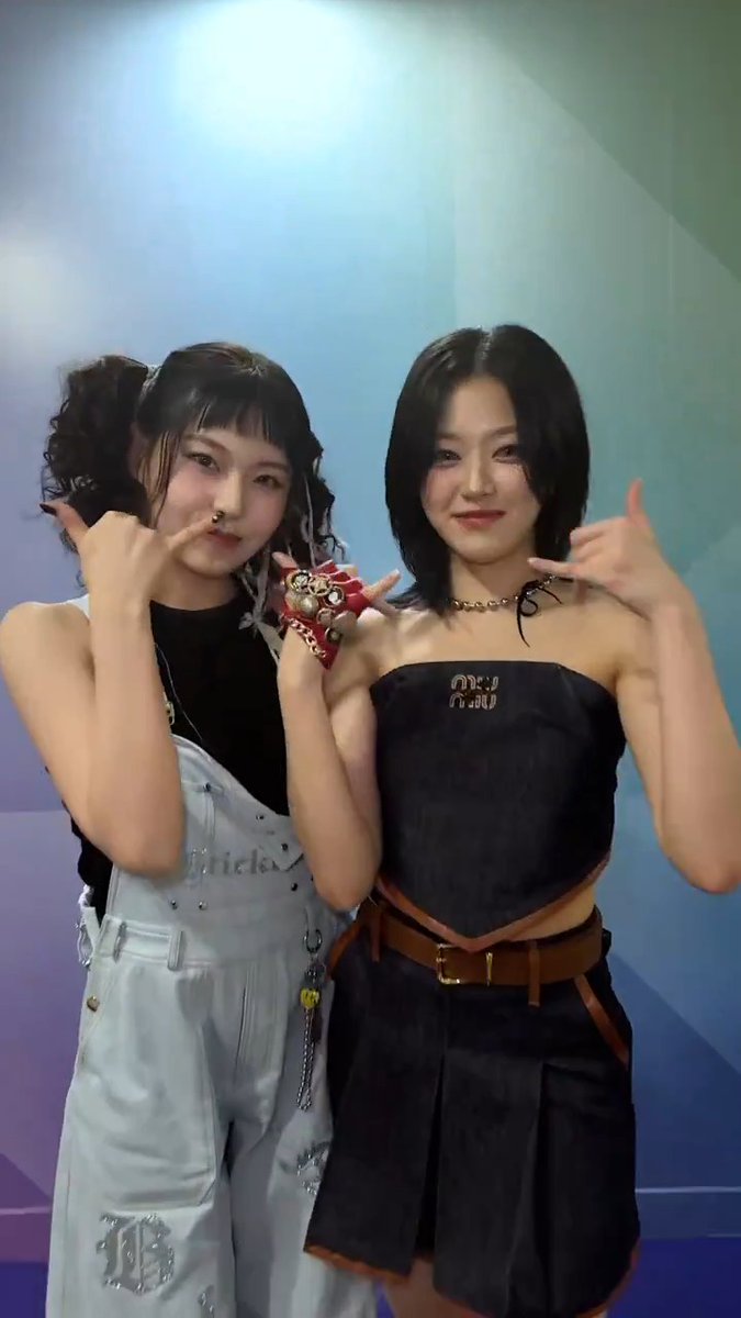 Loossemble’s Hyunjin doing TTYL challenge with #KYUJIN