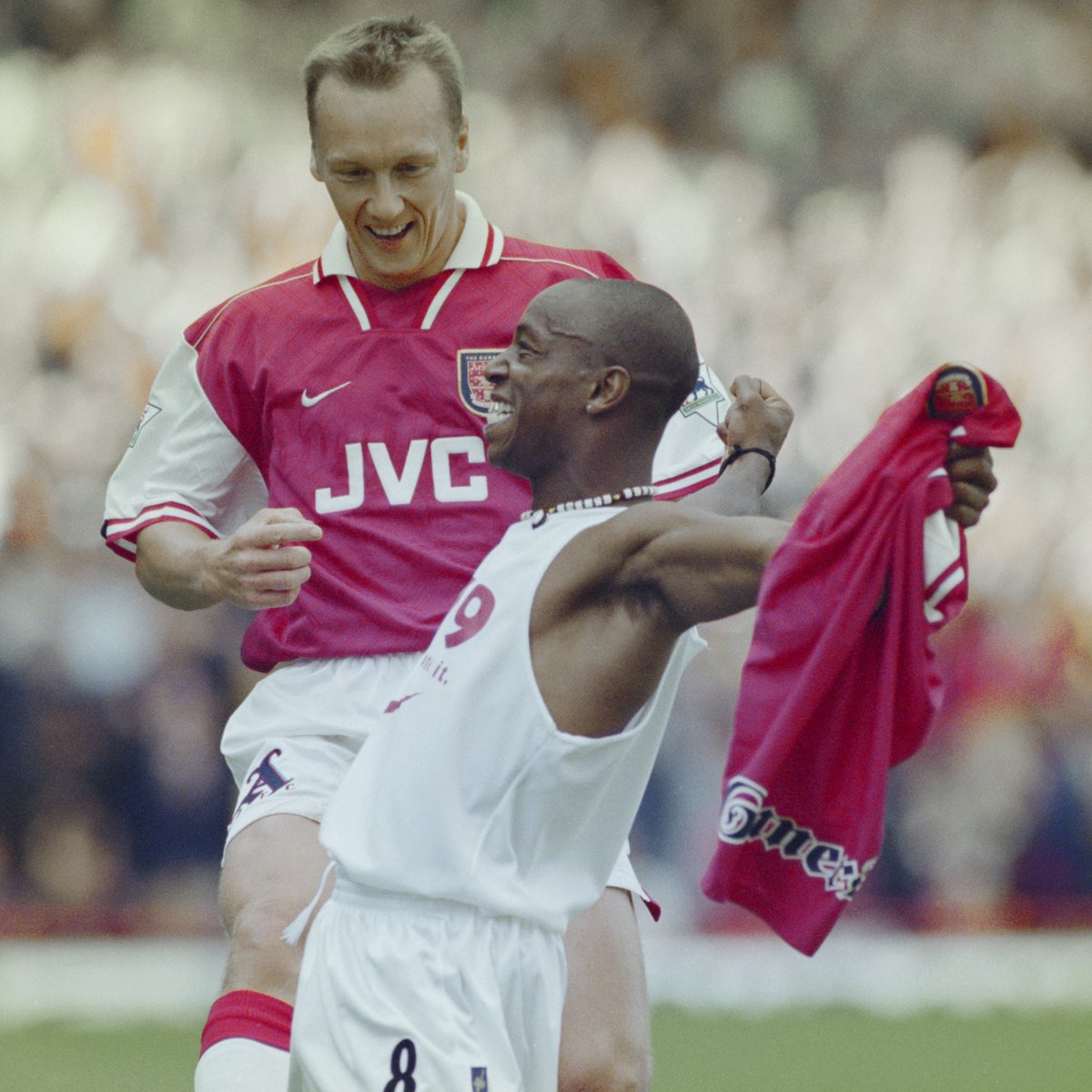 Goals 178 and 179... On this day in 1997, Ian Wright equalled, and then surpassed, Cliff Bastin's long-standing Arsenal record 👏