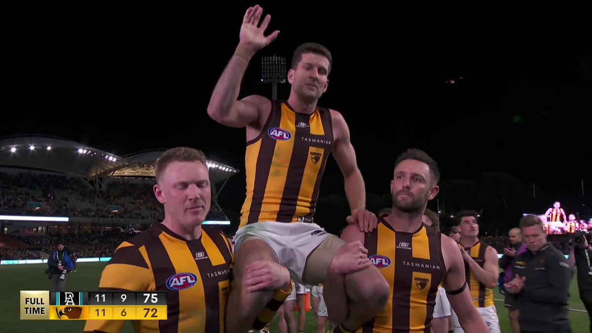 One of the best small forwards we've seen! Congratulations on 300 games, Luke 👏 #AFLFinals #AFLPowerHawks