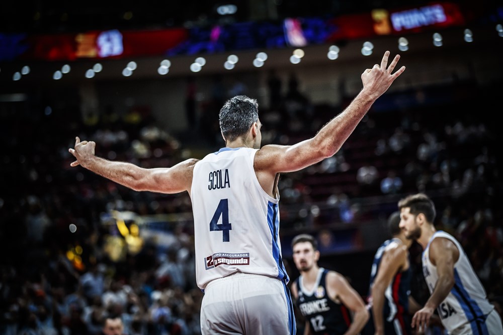 ¿Cómo le vas a meter 28 puntos a Francia en una semifinal del mundo con 39 años? ©️ Luis Alberto Scola un día como hoy en el 2019 🇦🇷