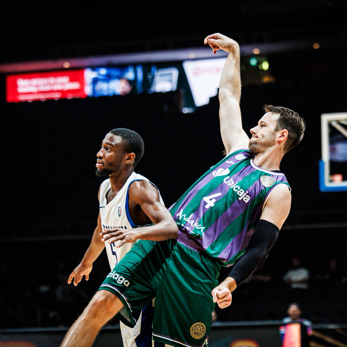 Tyler Kalinoski in two games in Singapore: 🔸 28min 🔸 29pts 🔸 11 field goals 🔸 2 dribbles #IntercontinentalCup I UnicajaCB