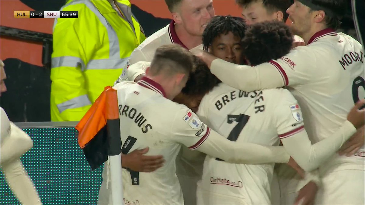 Substitute Sam McCallum doubles the lead for Sheffield Utd! 🔥🔥
