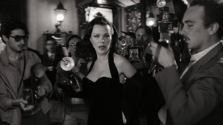 Debi Mazar looking UNREAL in her Emily in Paris cameo.