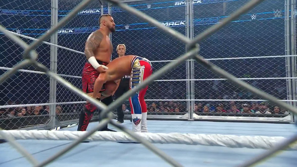 .Cody Rhodes just LAUNCHED himself! Who ya got? Will Cody Rhodes retain or will we have a NEW Undisputed WWE Champion? ๐ #SmackDown