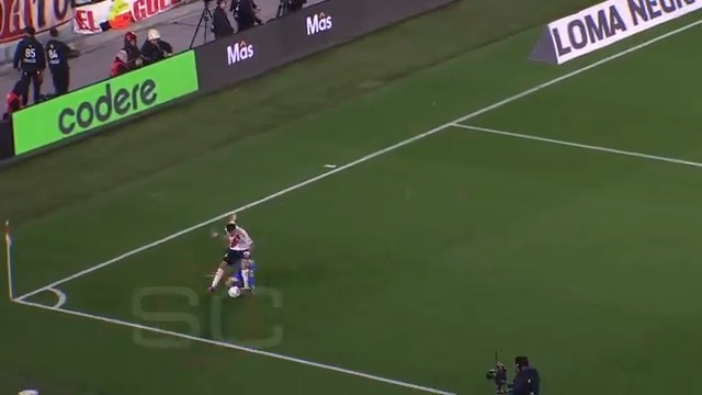 Ni el huevo de Rial es tan duro como nuestro lateral izquierdo.